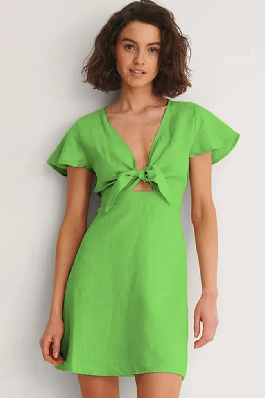 Chic V Neck Bow Tie Front Short Sleeve Beach Vacation Mini Dress - Green Stylish Button-Down Mini Dress