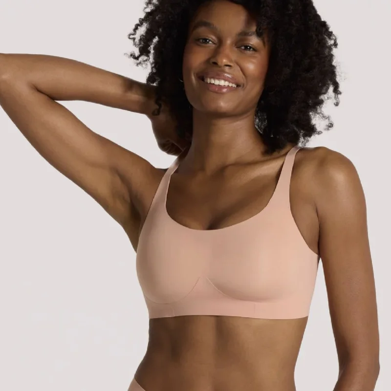 Evelyn & Bobbie Structured Scoop Bra in Himalayan Salt Supportive Wireless Bra