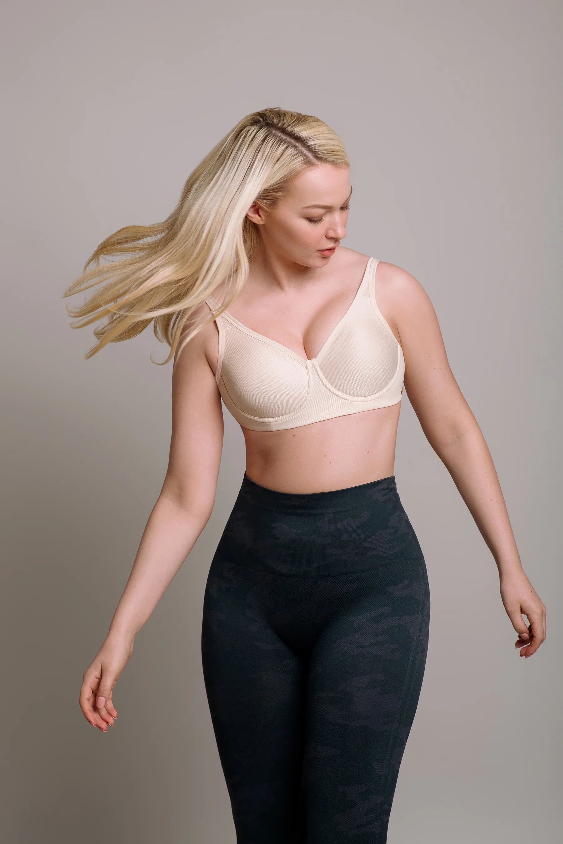 KAYE LARCKY 4020N LE IMPACT UNDERWIRE SPORTS + EVERYDAY BRA Elegant Satin Bralette