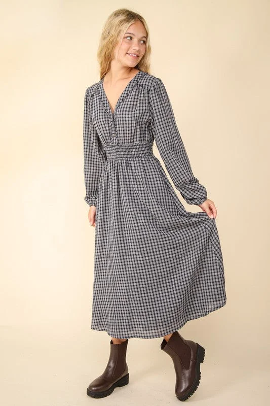 VER112 - NAVY PLAID MAXI DRESS Trendy Fit-and-Flare Maxi Dress